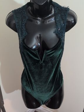 Dreamgirl | Emerald Green Velvet Lace-Trim Bodysuit